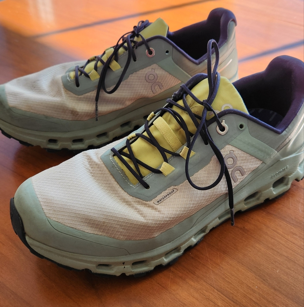 On Running Trail Shoes in Green and Cream